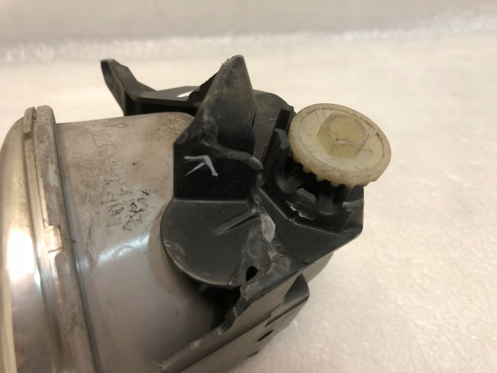 фото №4, Toyota prius iii противотуманная фара левый