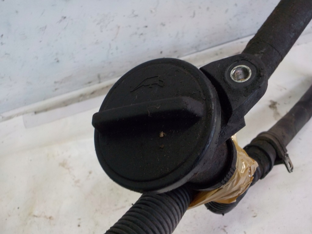 Iveco stralis заливная горловина труба заливной масла Цена