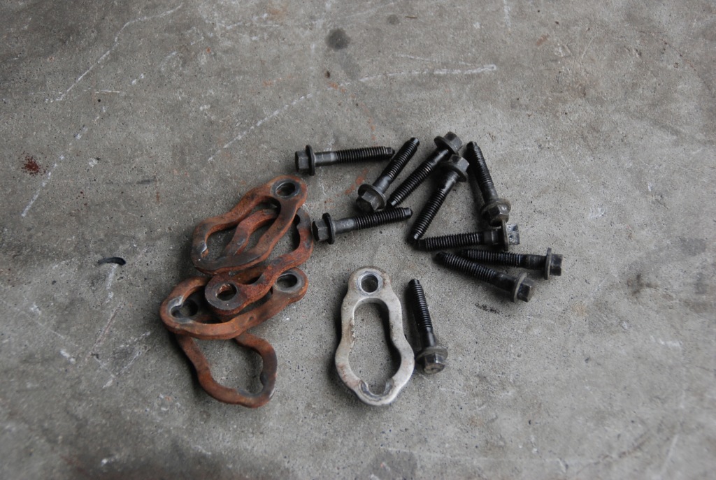 фото №1, Кріплення кронштейн форсунок 2.4 d5 volvo xc60 i 08-17