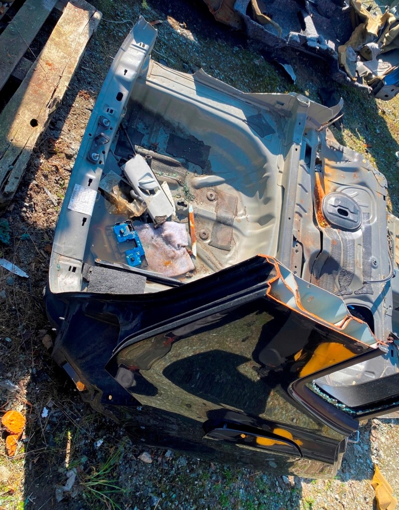 Купити Vw golf sportsvan ремінь задній basen крило правий