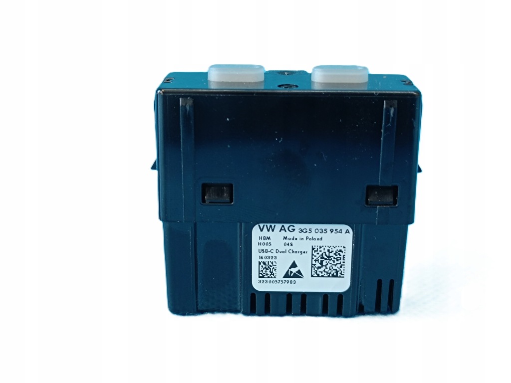 Купить Cupra leon combi 2,0 tfsi 221kw 2023 r usb типа c dual charger 3g5035954a