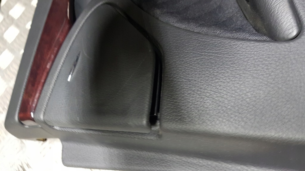 фото №10, Mercedes w211 обшивка дверь правый задняя версия pod ролета