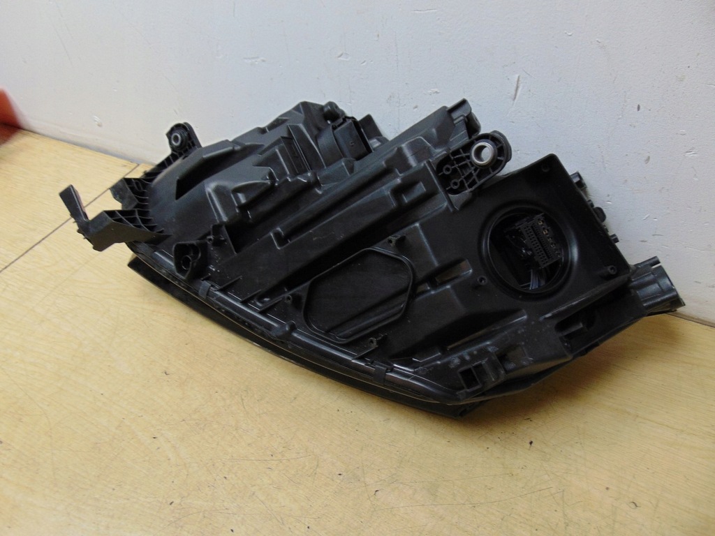 фото №13, Лампа правая перед skoda octavia iv europa