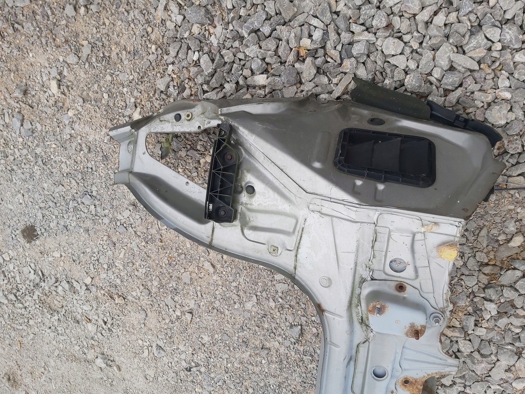 фото №5, Toyota corolla verso i pas задній панель фари 00-03r