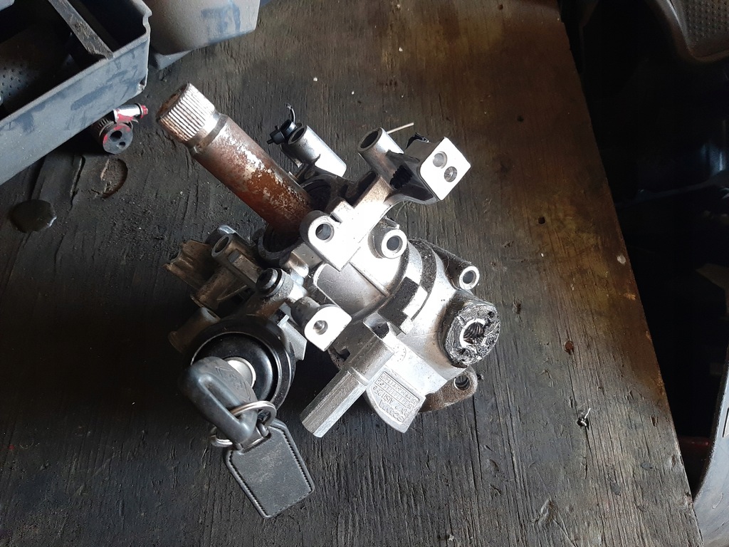 фото №2, Scania r замок зажигания с ключ