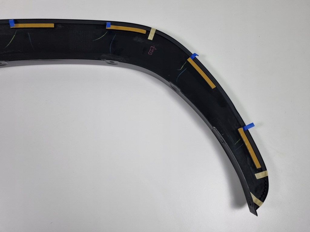 фото №9, Toyota xilux 2015- молдинг накладка крыла передняя правая перед