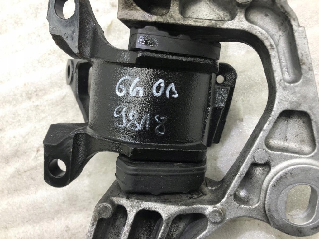 фото №7, Кронштейн подушка двигателя mazda 6 gj 2.2
