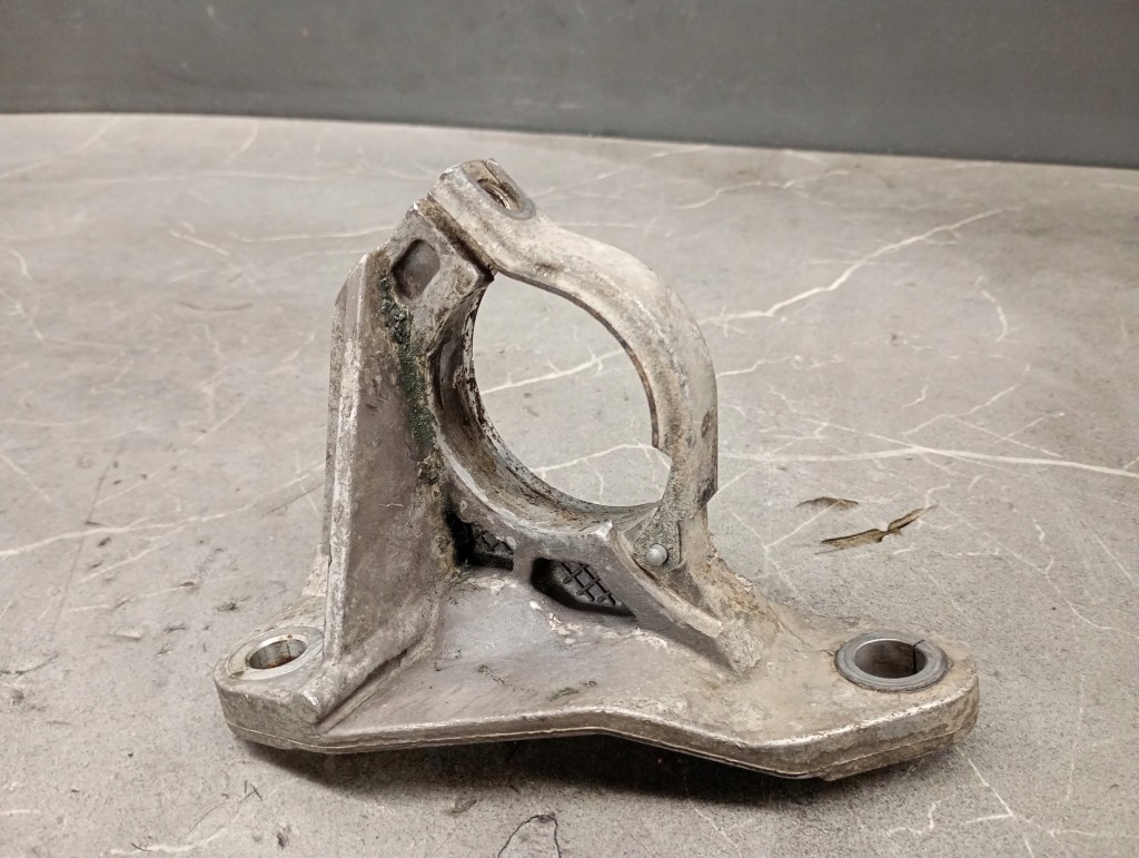 фото №1, 8200371715e опора полуось renault scenic iii 1.9 dci