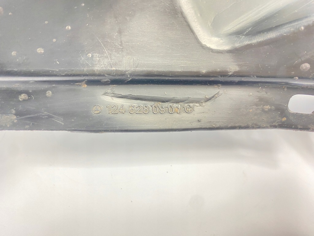 Пластик накладка корпус лонжерон ліва mercedes m104 w124 1246280907 Ціна