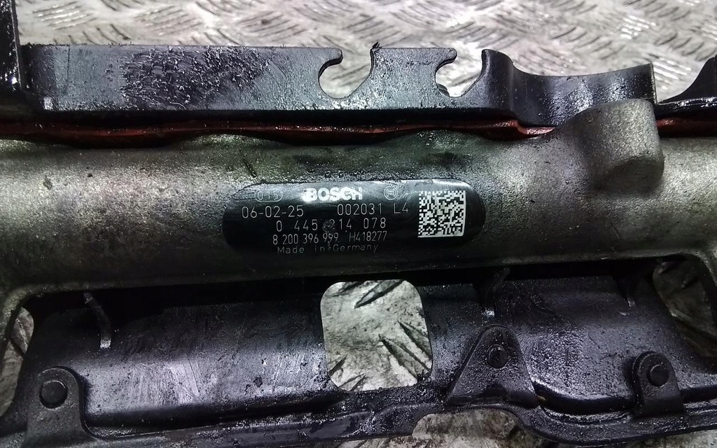 фото №5, Suzuki grand vitara молдинг подаюча упорскування 0445214078