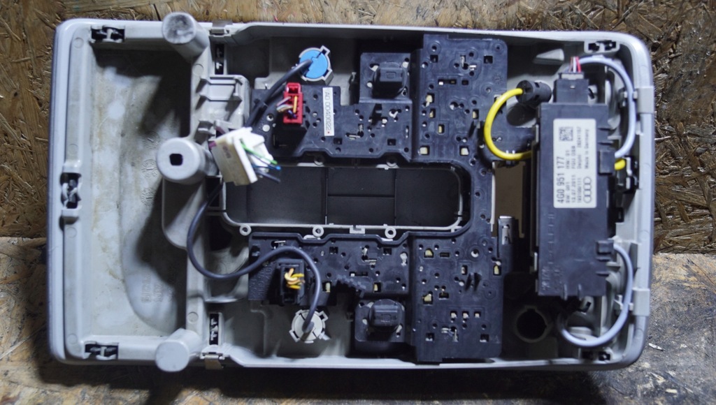 фото №7, Audi a6 c7 лампа освітлення кабіни 4g0947135