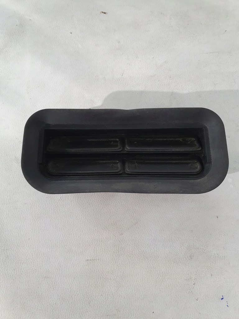 фото №1, Решітка вентиляційна права vw phaeton 3d0