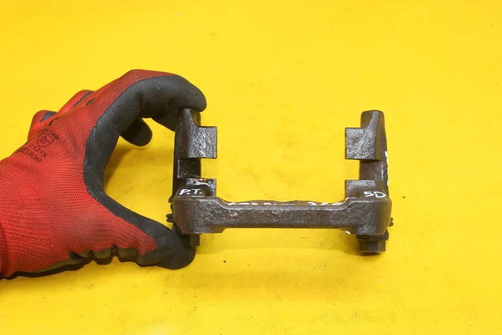 фото №5, Скоба гальмівні правий задня golf iv 230mm