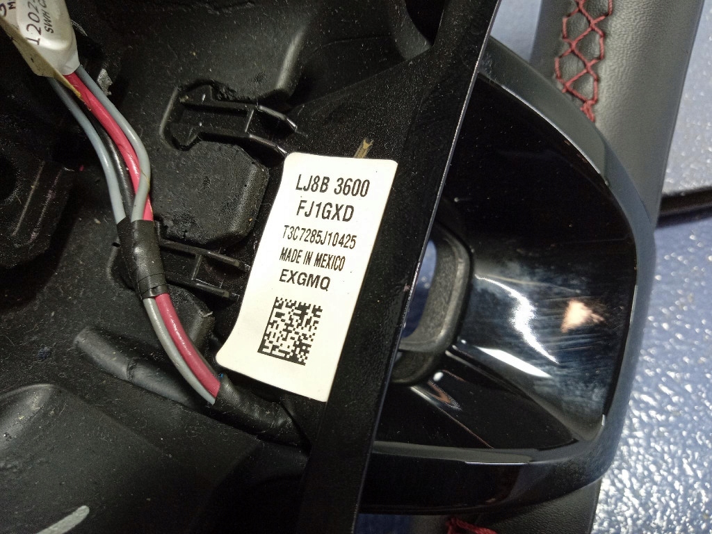 фото №12, Ford mustang mach-e воздуховод кожа мультифункция