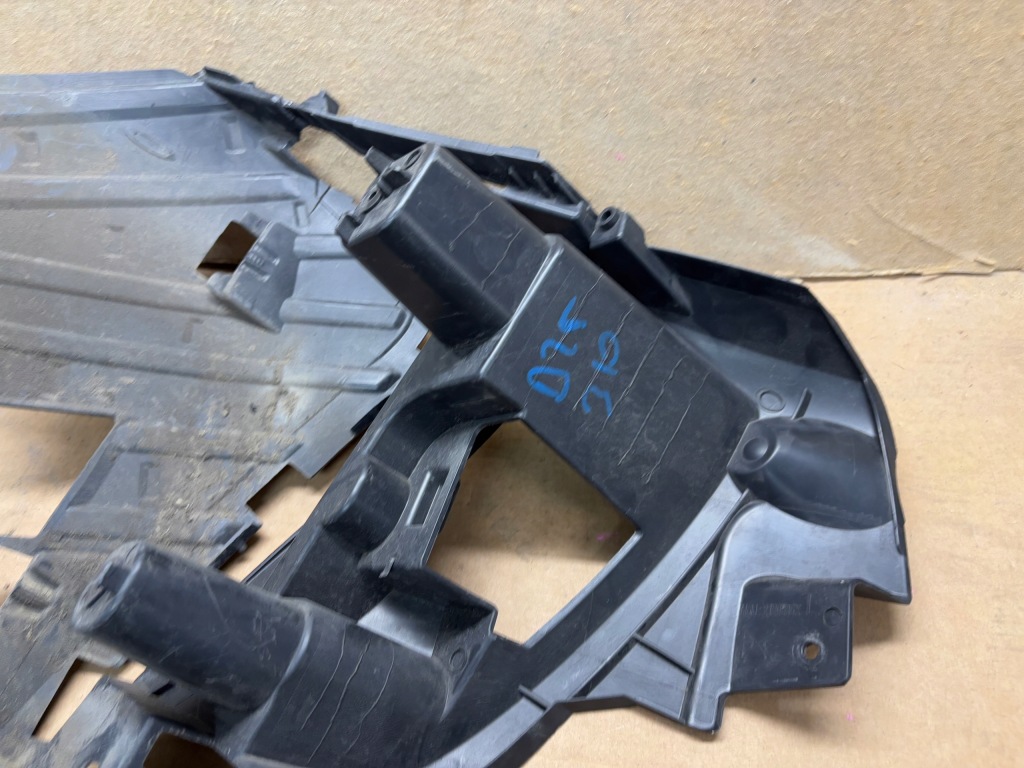 Купити Напрямна бампера лівий перед ds3 crossback