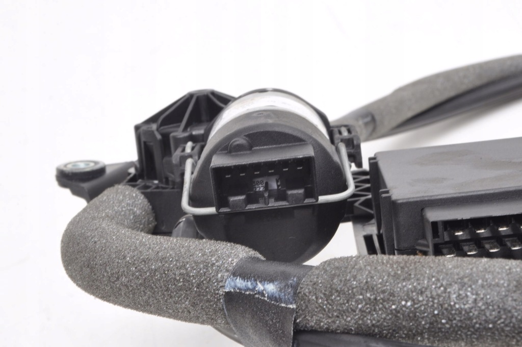 Maserati quattroporte vi шторка скло правий задній 8962007029 Недорого