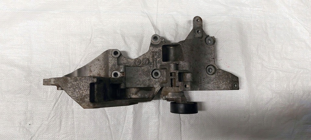 фото №1, Кронштейн генератора двигателя audi a1 1.6tdi