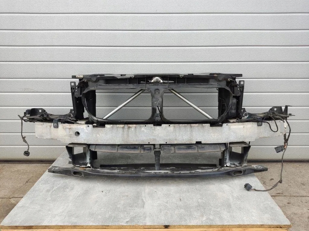 Комплект радіатор bmw 5 f10 7200781 3.0l бензиновий 2011 в Україні