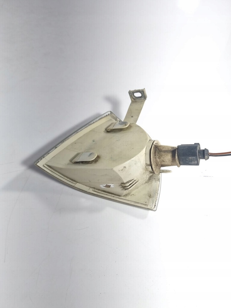 фото №7, Skoda fabia 1 00-04 поворотник 1u0953050b 953156c