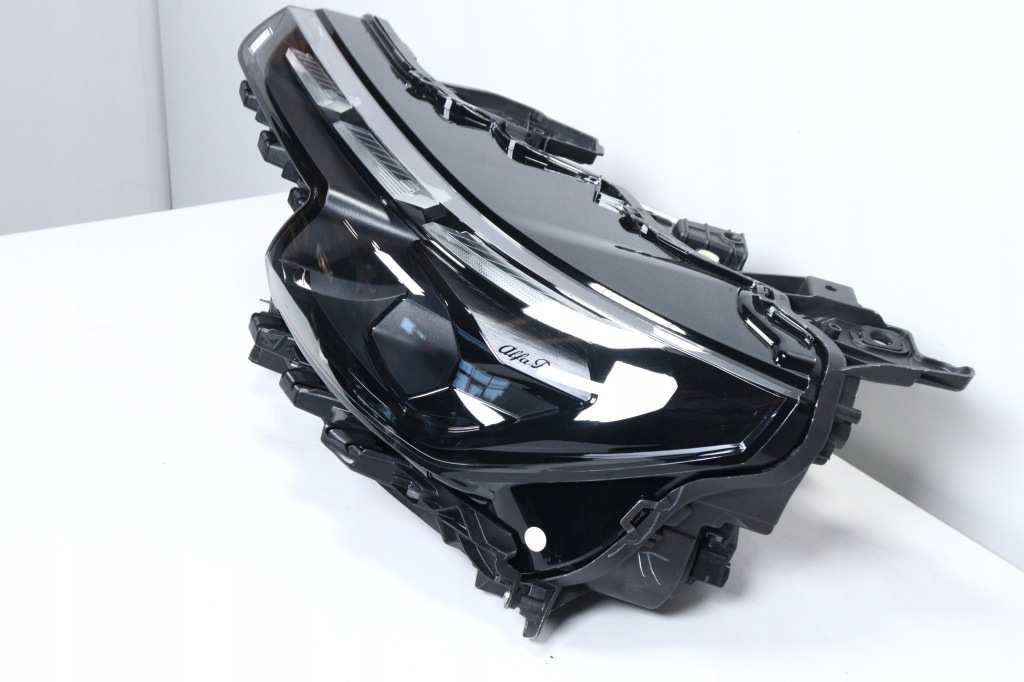 Фара лівий перед alfa romeo junior milano 24- full led нова Доставка