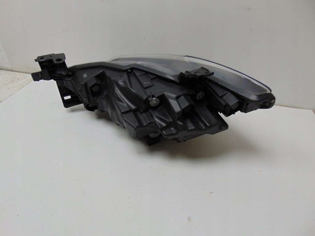 Фара правий перед mazda 6 3 gj рестайлінг  оригінал європа Оригінал