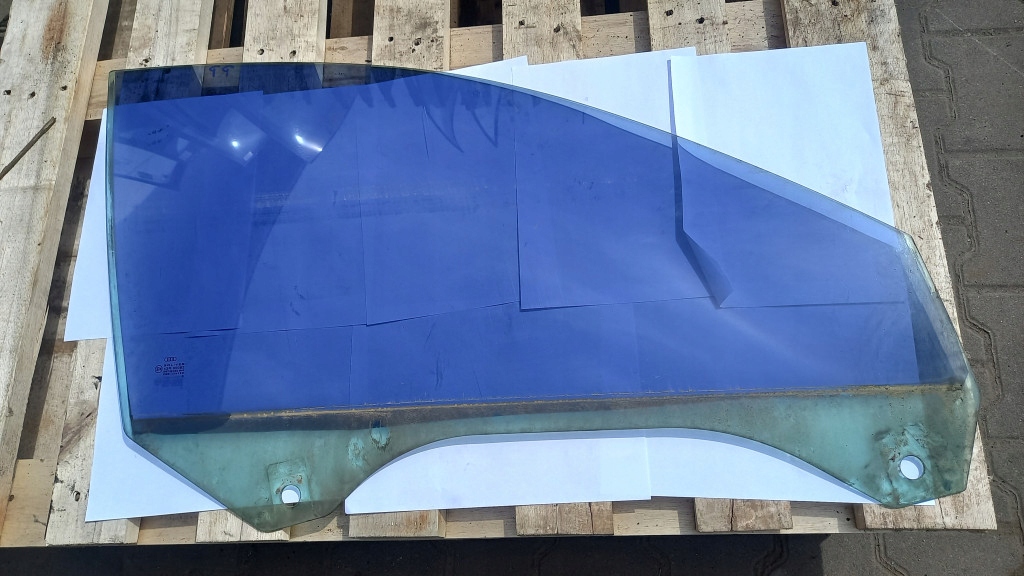 фото №1, Стекло правая перед audi a6 c5 98r sedan