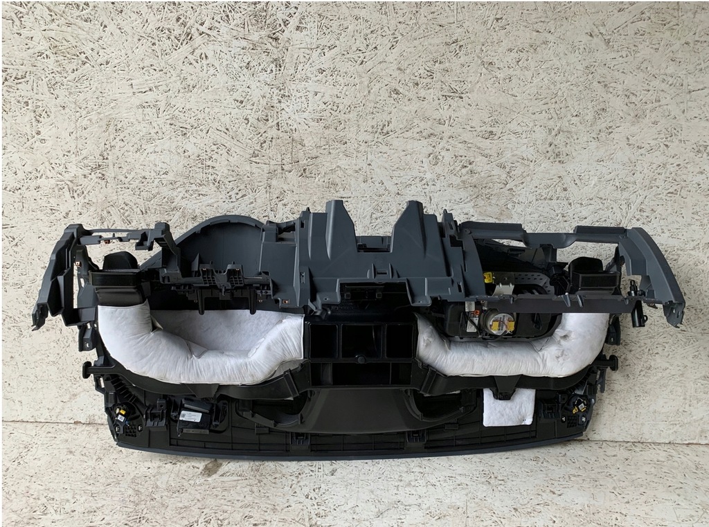 фото №7, Opel ampera ampera-a консоль панель приладів приладова