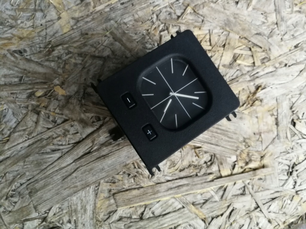 Купити Годинник аналоговий bmw e30