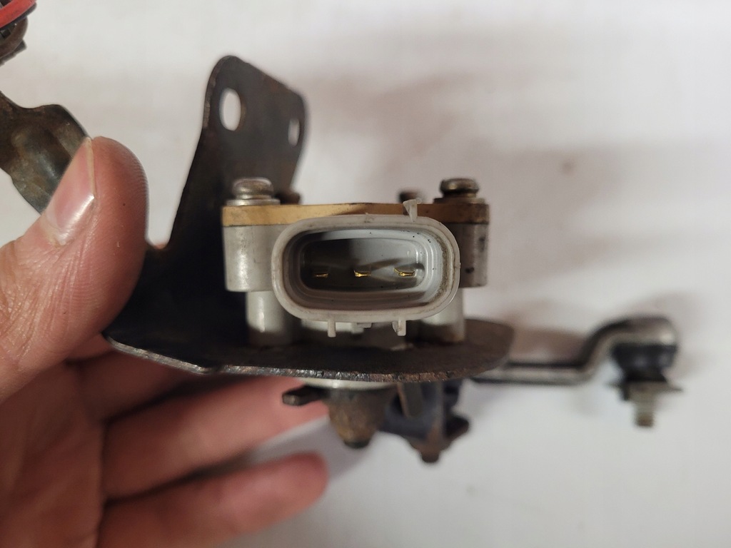 фото №5, Toyota avensis t25 датчик вирівнювання лампа ксенон