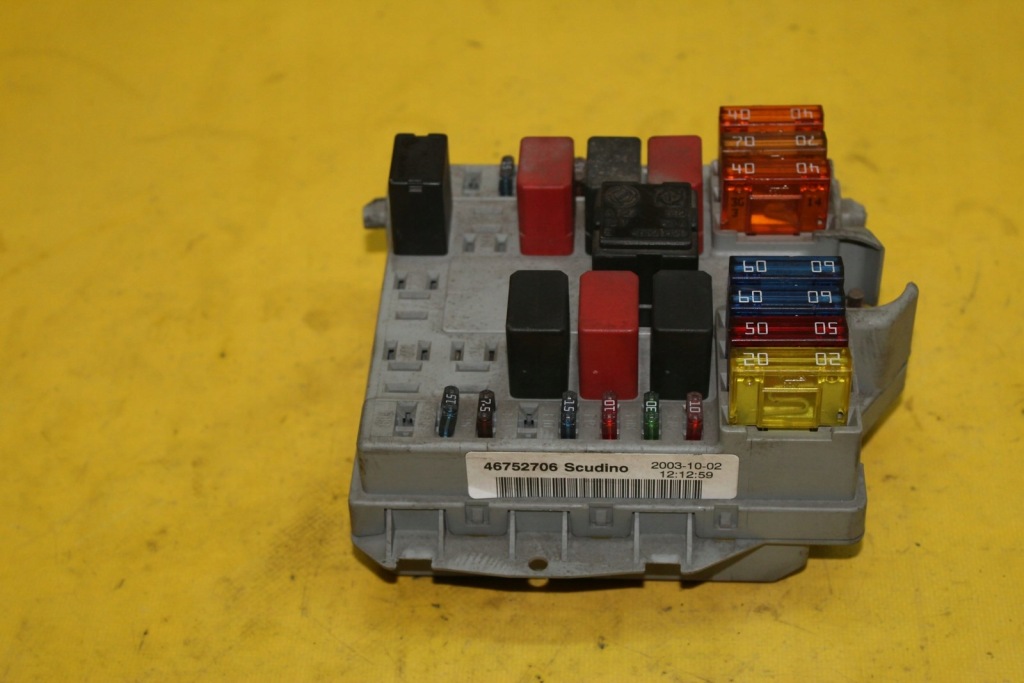 фото №1, Коробка предохранителей 46752706 1.9 jtd doblo i
