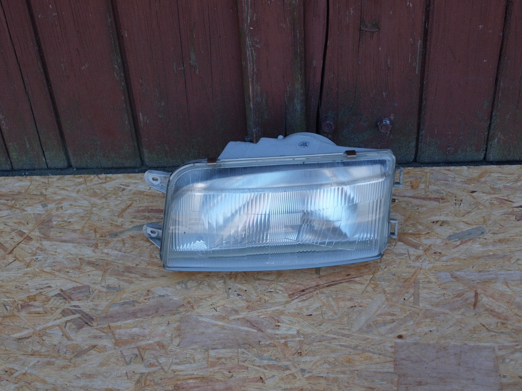 фото №1, Mitsubishi space wagon 91-98 лампа левая перед l28