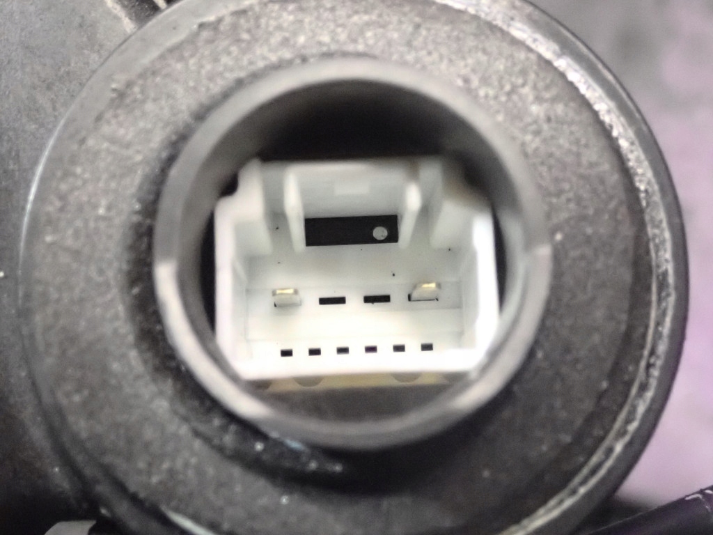 фото №5, Toyota corolla e12 kombi 00-08 замок задня лівий ручка 30822185 2 pin