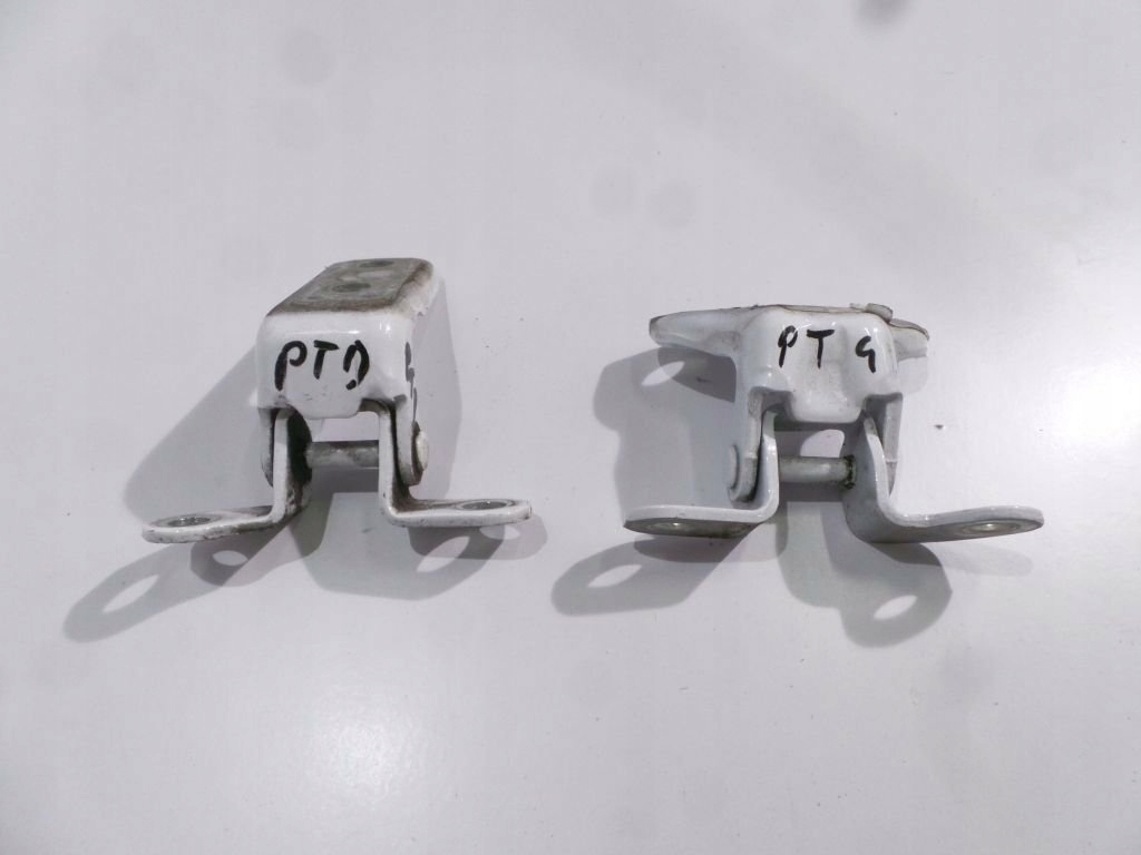 фото №1, Lexus is 300h 200t 2016 петля дверь задняя правый