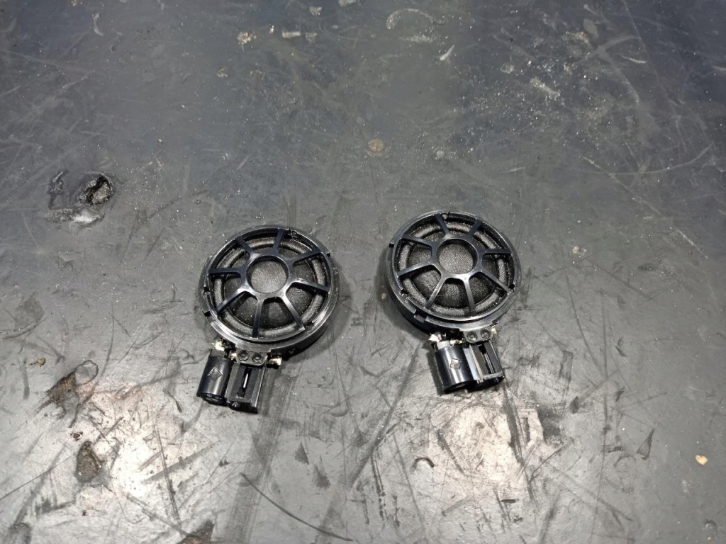 фото №1, Tesla model s głośnikiki високочастотні 1004833-00-a