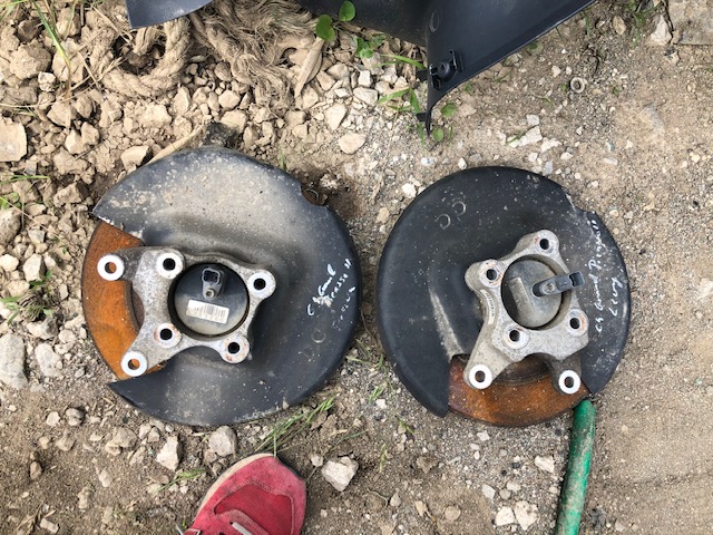 фото №1, Citroen c4 picasso ii 2.0hdi левая -правая ступица задняя