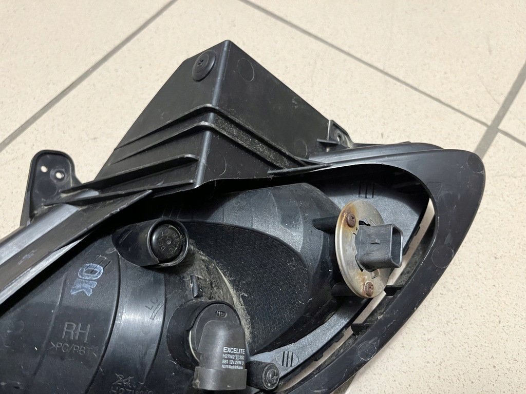 фото №11, Hyundai ix20 ix-20 10- лампа противотуманная фара правый