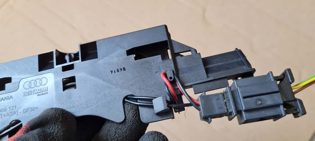 фото №7, Sq5 8r q5 lift датчик закривання кришки 4l0959121 q7