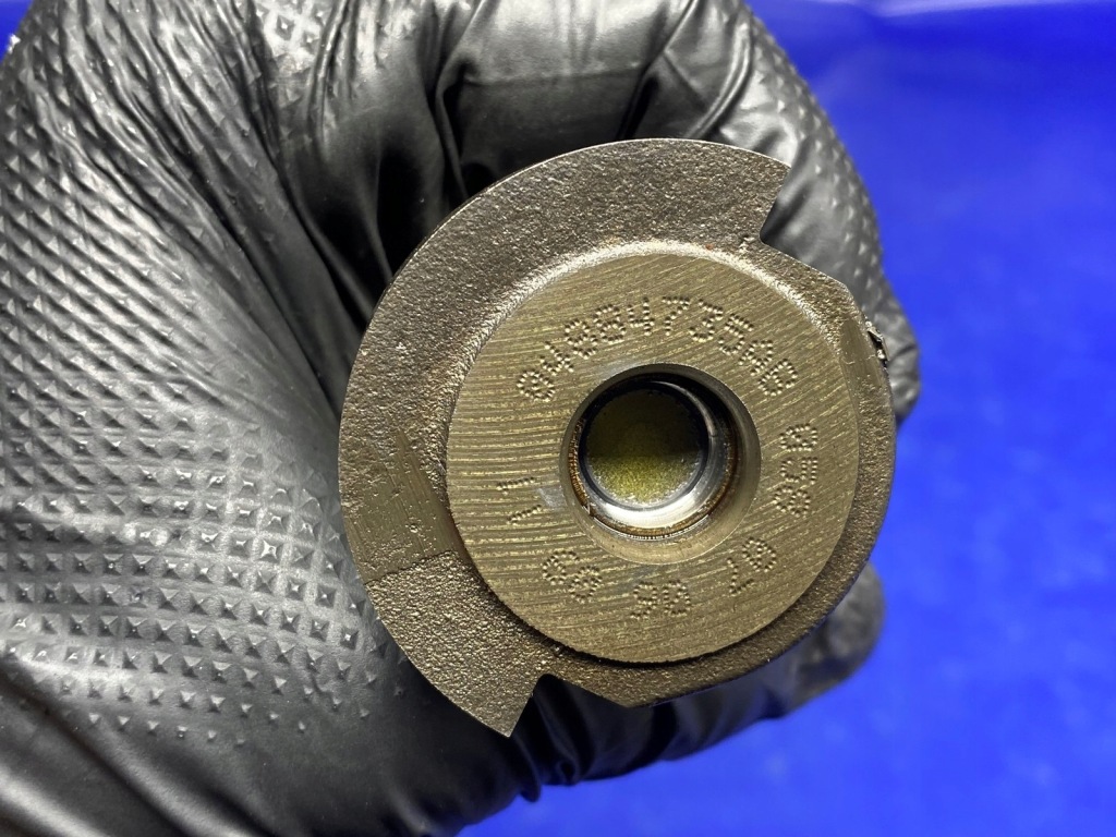 Купити Вал розподільного валу впускний  dodge caliber chrysler 1.8 16v 04884735ab