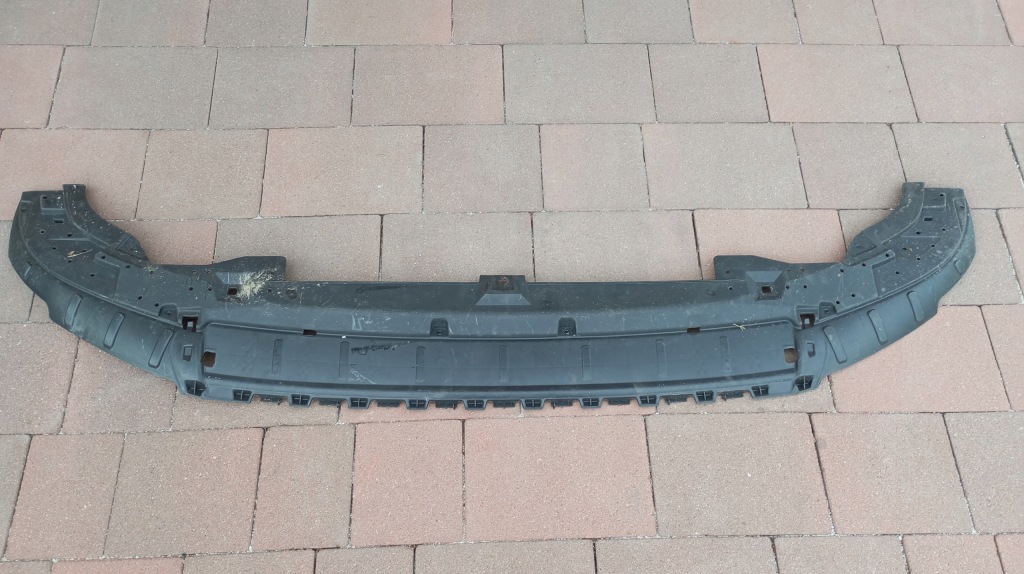 фото №1, Audi q2 81a 2016--- плита защита бампера 81a807233b