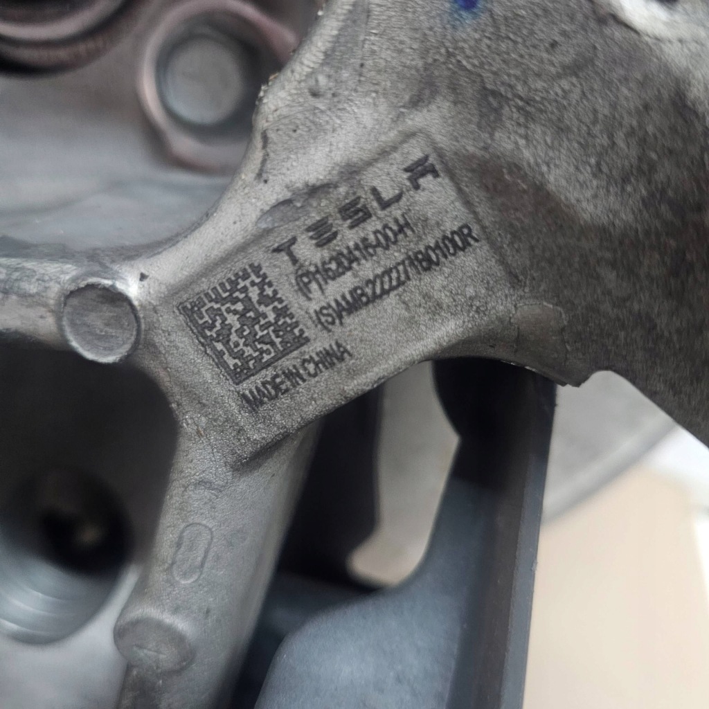 фото №15, Поворотный кулак ступица правая задняя tesla model x plaid 2022r 1420416-00-h