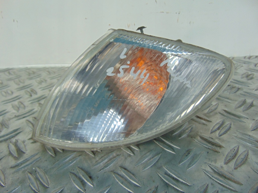 фото №1, Renault megane scenic поворотник. prz.lew.