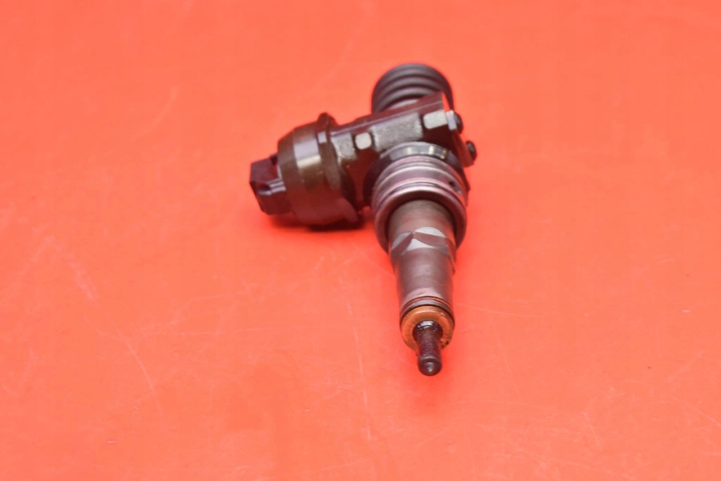 фото №7, Инжектор насос-форсунка 038130073ag 041472215 vw touran 1 i 1.9 tdi 90 km 03-06