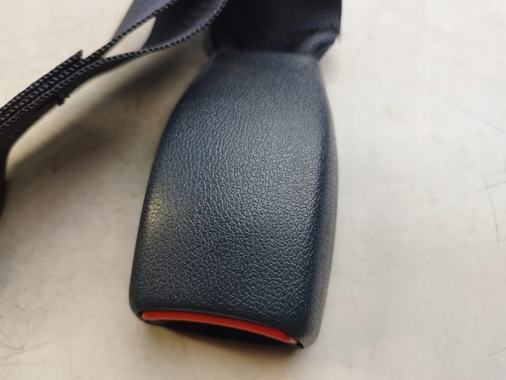 фото №5, Nissan primera p10 пряжка клипса поперечина заднего задняя 88822-98j02