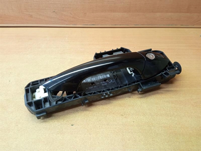 фото №1, Ручка права передня зовнішня mercedes w204 uk