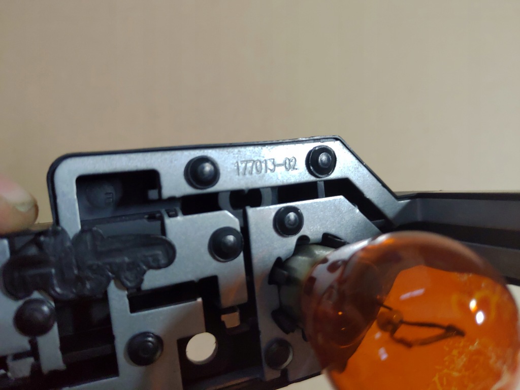 фото №7, Вкладыш лампы задняя правый крыло ford galaxy mk3 lift