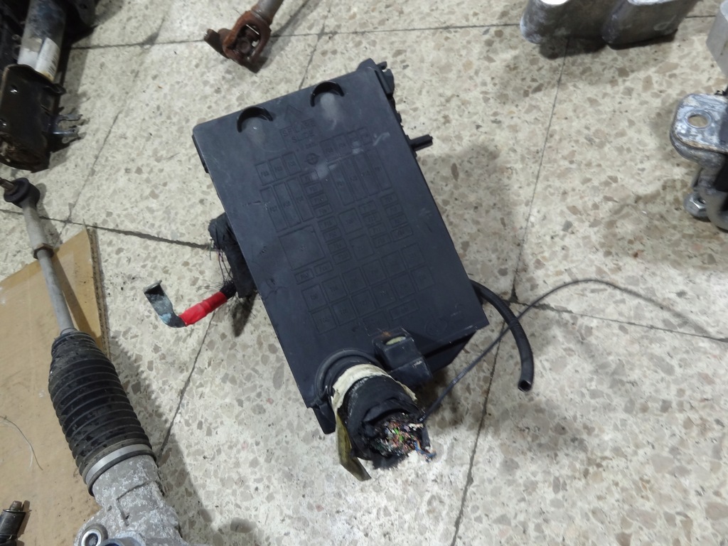 фото №1, Jeep renegade 2014 1,6 multijet коробка запобіжників оригінал