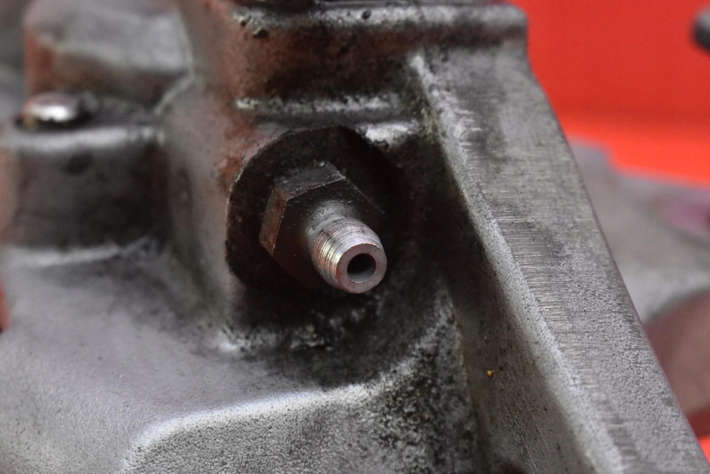 Купити Супорт гальмівний правий перед 1344622-00-a tesla 3 iii sedan lft 23-