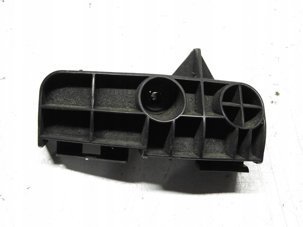 фото №14, Toyota auris i 06-09 напрямна бампера правий задня 52562-02040