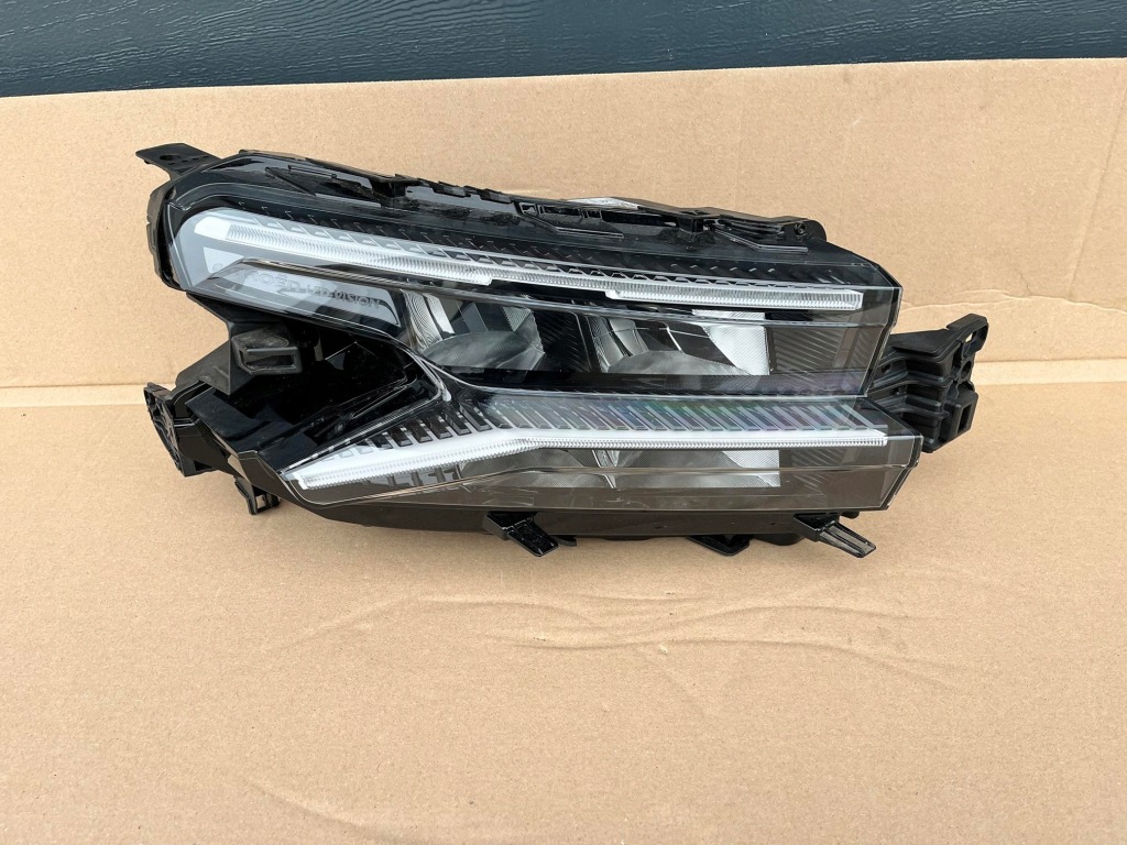 Купить Фара правый  citroen c5 aircross рестайлинг  full led 9845355980 хорошее состояние