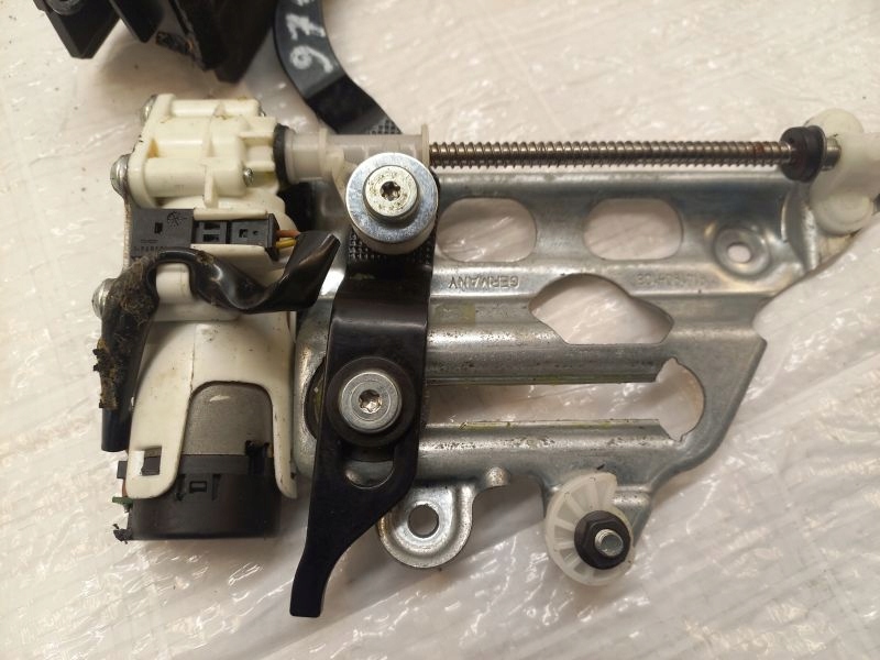 фото №3, Porsche panamera шторка двері права